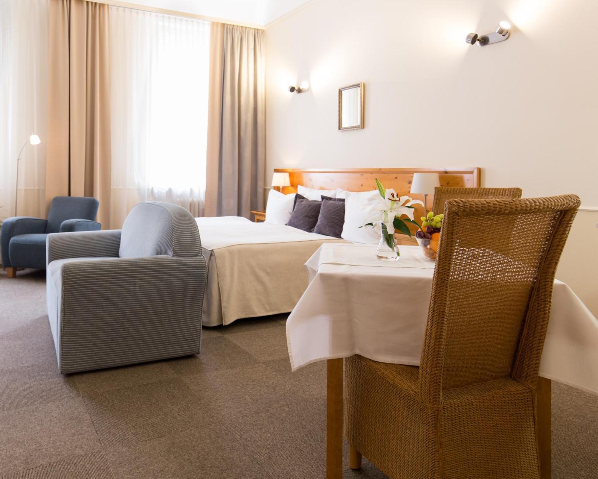 Unitas Hotel, Prague
